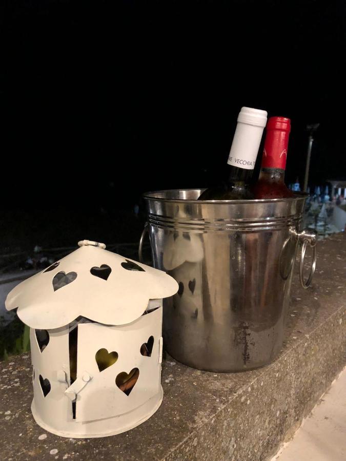 מלון פורטו צ'זראו Lo Yacht מראה חיצוני תמונה